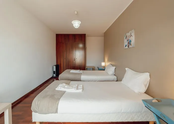 Espinho Modern 3 Bedroom By Vacationy Appartement