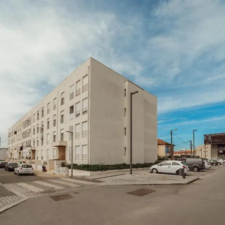Espinho Modern 3 Bedroom By Vacationy Apartment