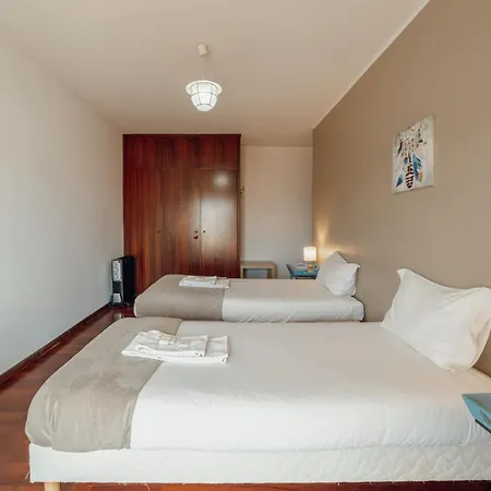 Espinho Modern 3 Bedroom By Vacationy Apartment