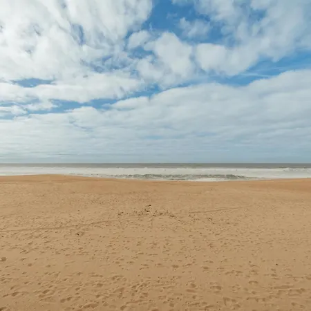 Espinho Modern 3 Bedroom By Vacationy * Порту