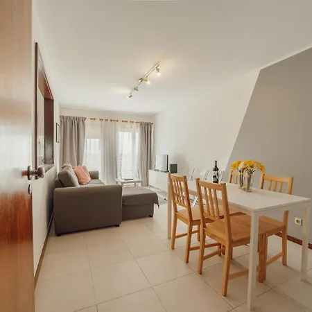 Espinho Modern 3 Bedroom By Vacationy Apartment