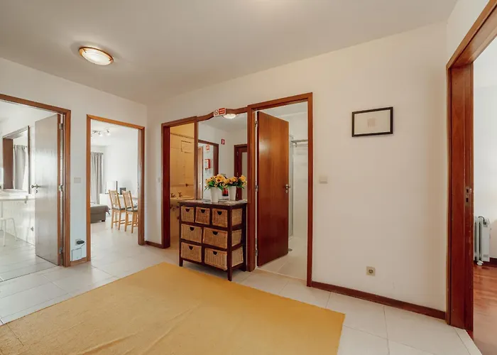 Espinho Modern 3 Bedroom By Vacationy 波尔图
