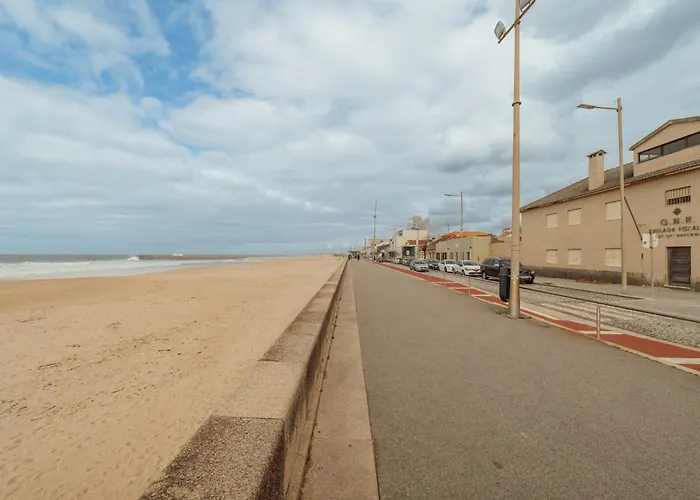 公寓 Espinho Modern 3 Bedroom By Vacationy *