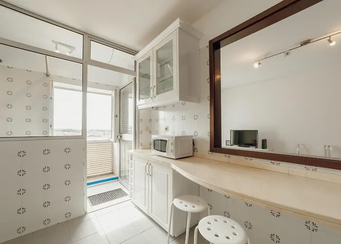 Espinho Modern 3 Bedroom By Vacationy *