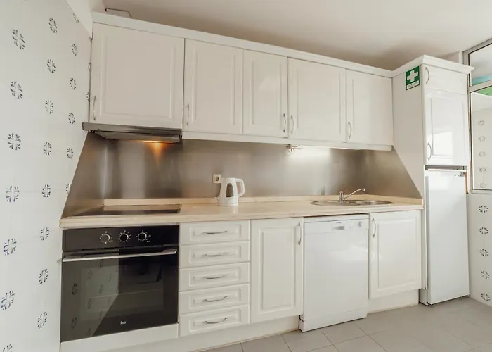 Apartment Espinho Modern 3 Bedroom By Vacationy