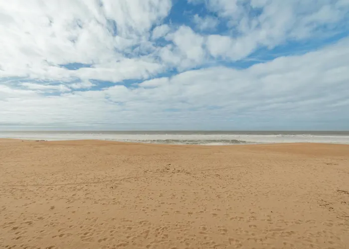 Espinho Modern 3 Bedroom By Vacationy * Porto