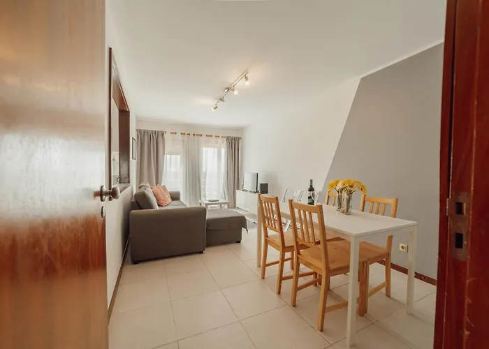 Espinho Modern 3 Bedroom By Vacationy Apartment