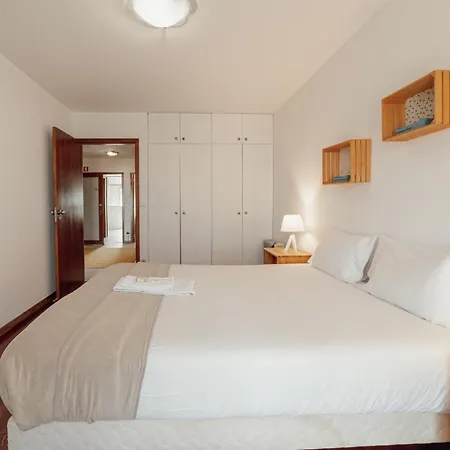 Espinho Modern 3 Bedroom By Vacationy *